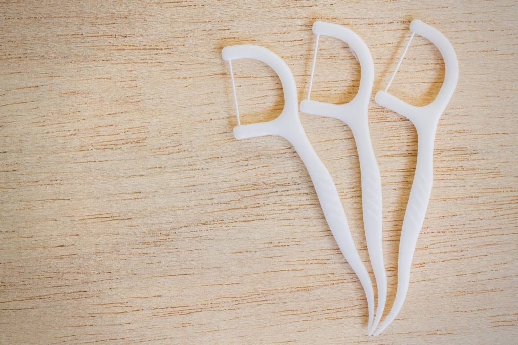 How Does a Water Flosser Work? Surreal Home